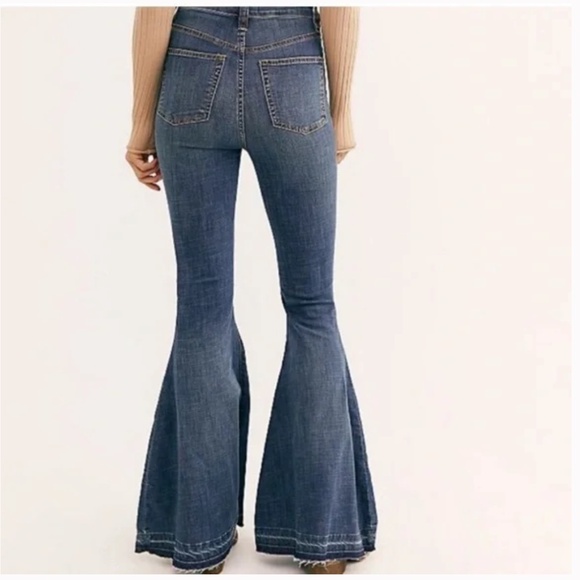 Free People Irreplaceable Flare High Rise Raw Hem Button Fly Jeans Size 28 - Picture 3 of 11
